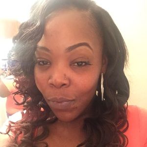 Meet your Posher, Carla